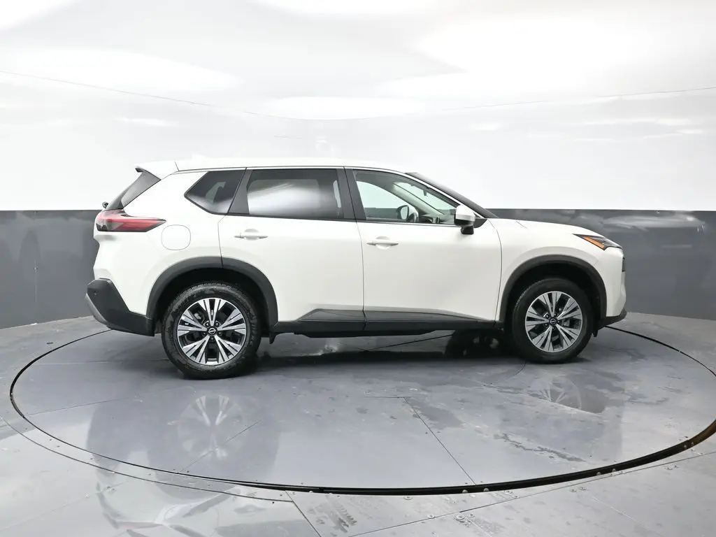 2023 Nissan Rogue SV photo 2