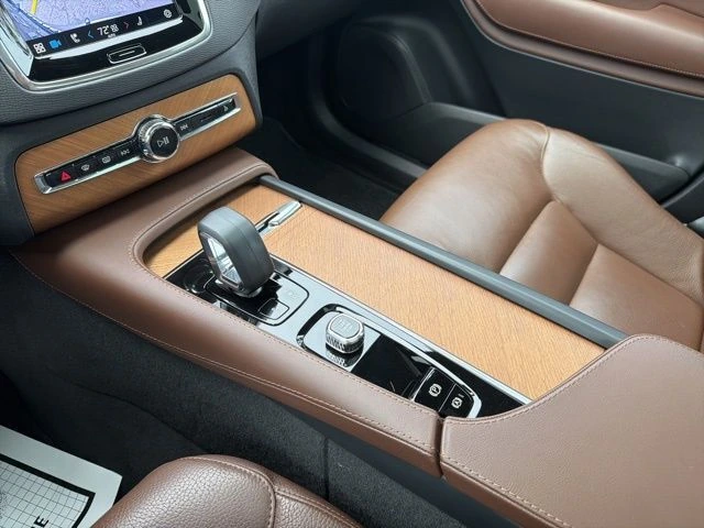 2023 Volvo - image 33