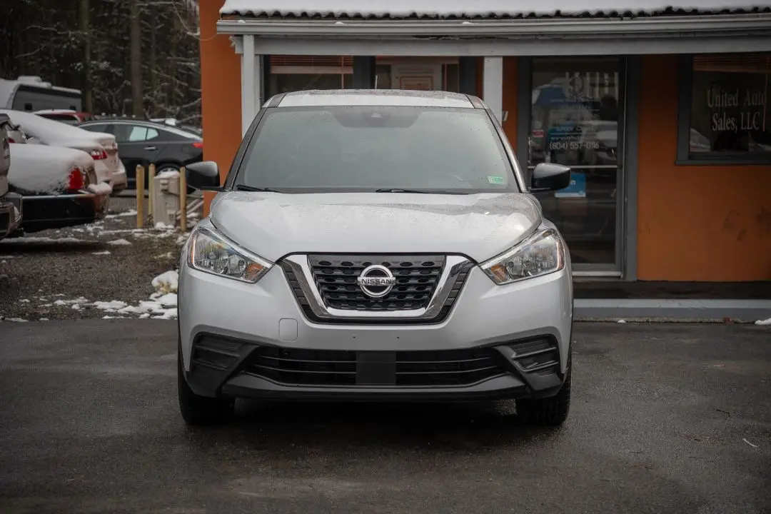 2020 Nissan Kicks S photo 2
