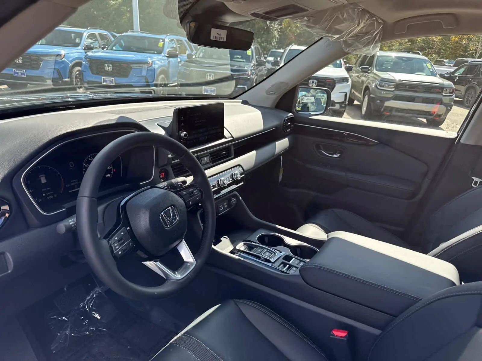 2025 Honda Pilot Touring photo 8