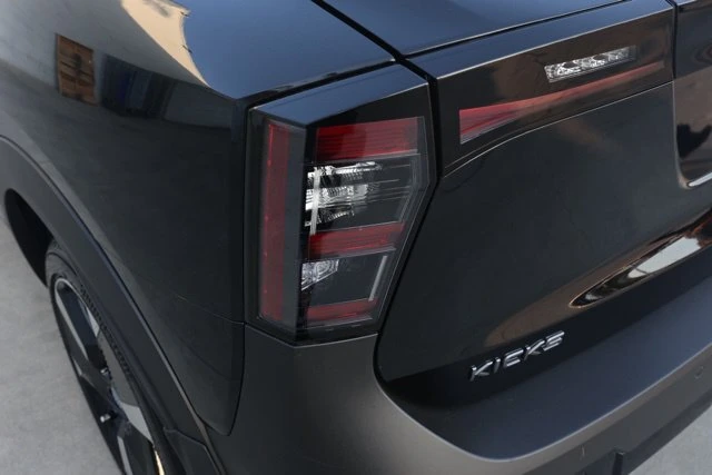 2025 Nissan Kicks SR - Photo 7