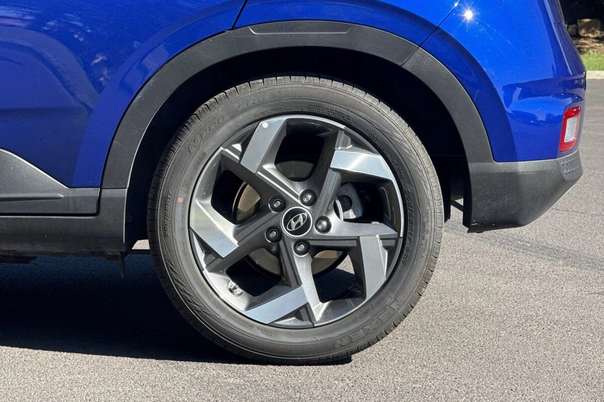 2025 Hyundai Venue SEL - Photo 26