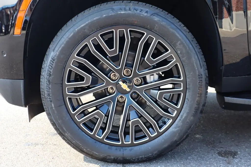 2025 Chevrolet Tahoe Premier photo 28