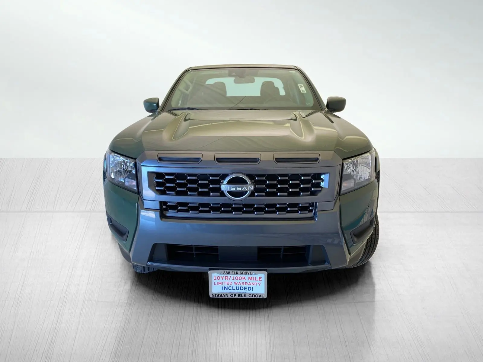 2025 Nissan Frontier Crew Cab SV photo 2