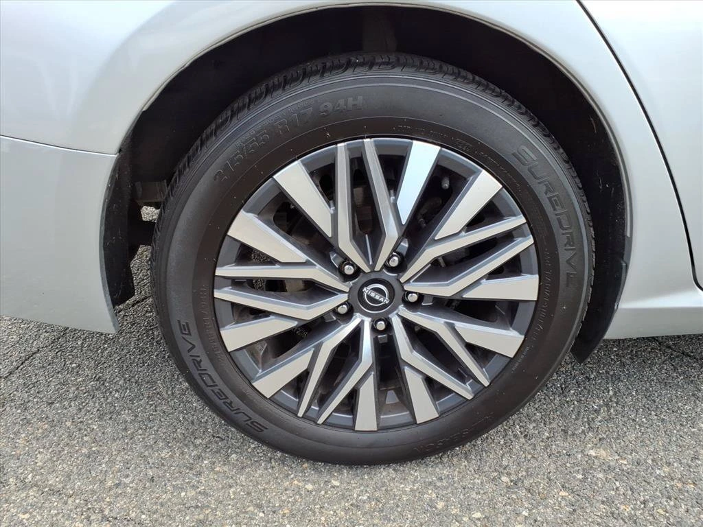 2023 Nissan Altima SV - Photo 17