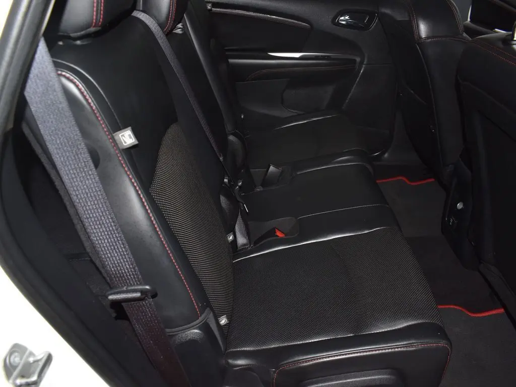 2015 Dodge Journey R/T photo 25