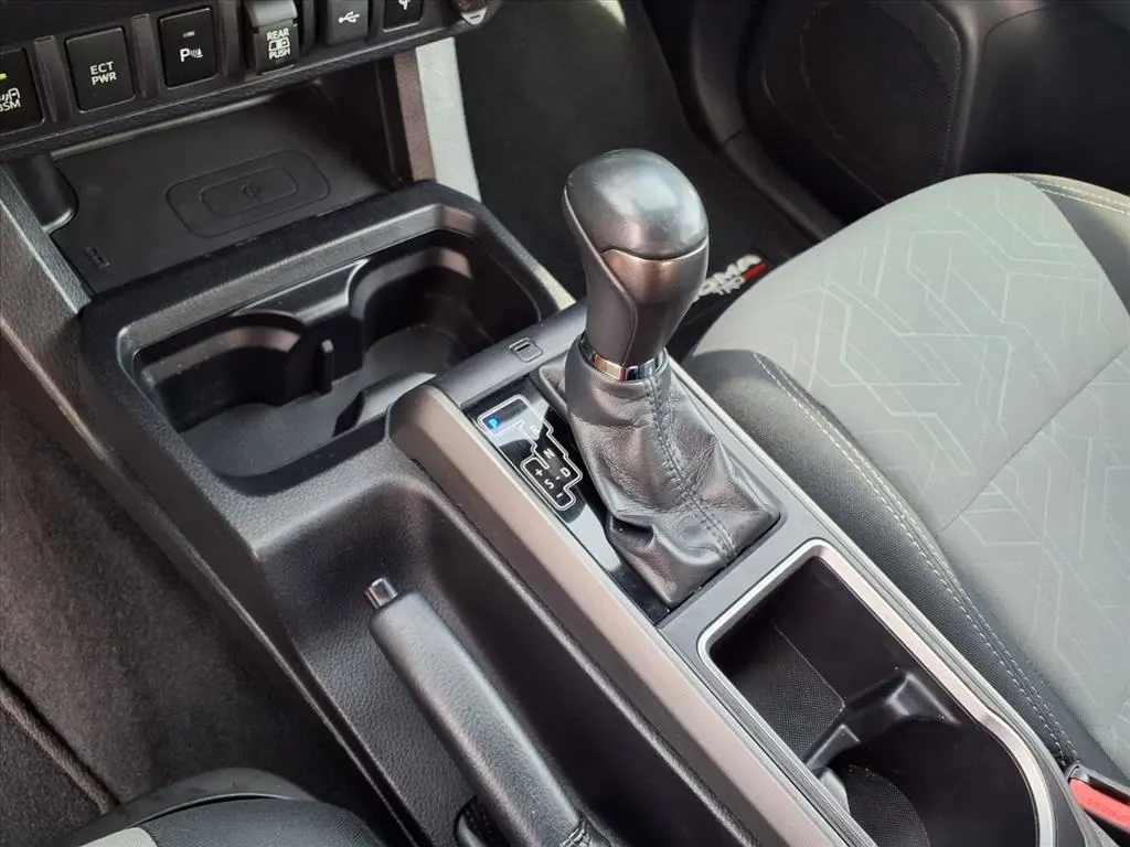2021 Toyota Tacoma SR5 photo 22