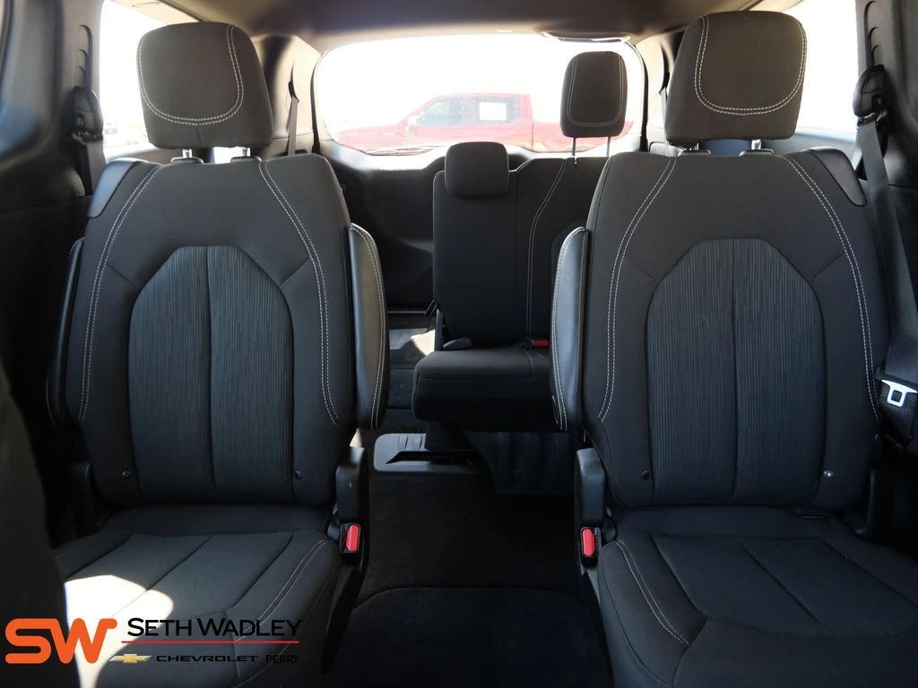 2023 Chrysler Pacifica Touring - Photo 15