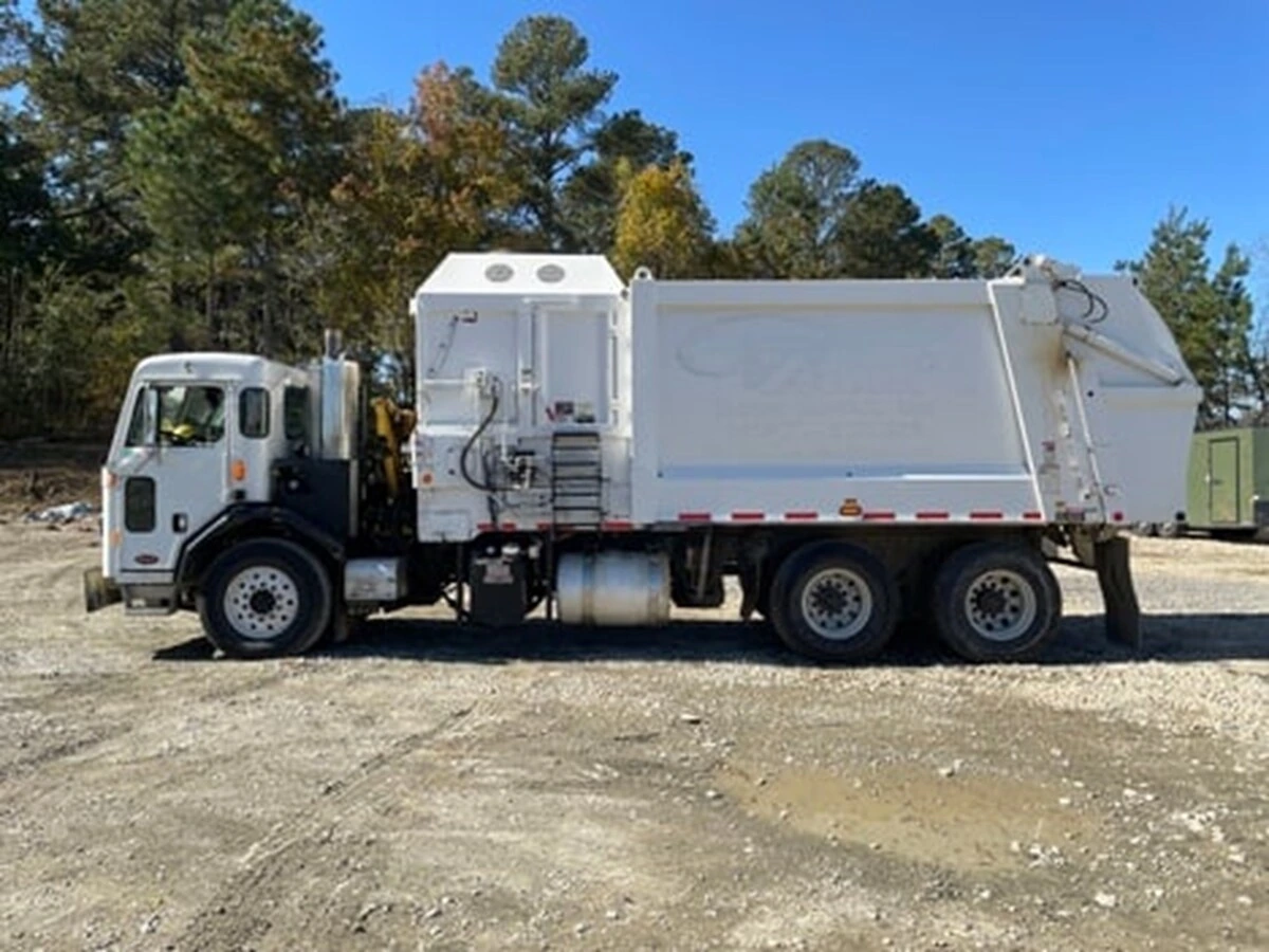 2019 Peterbilt 520 - image 6
