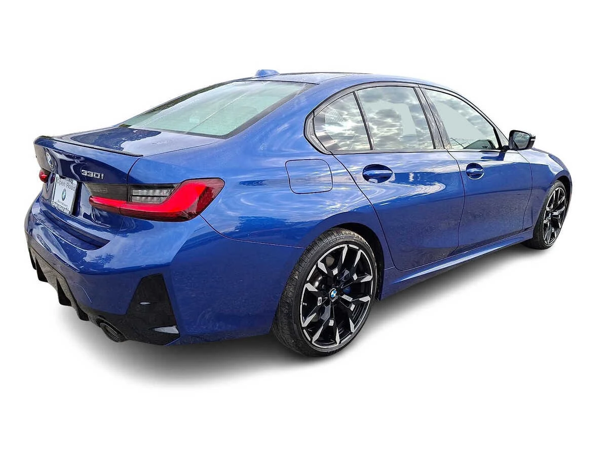 2025 BMW 3 Series 330i - Photo 6