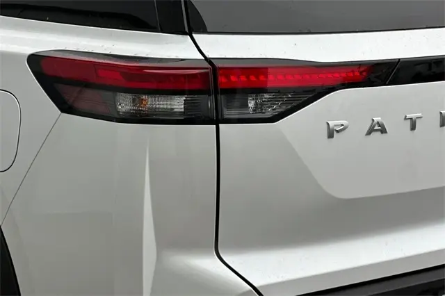 2025 Nissan Pathfinder SV photo 17