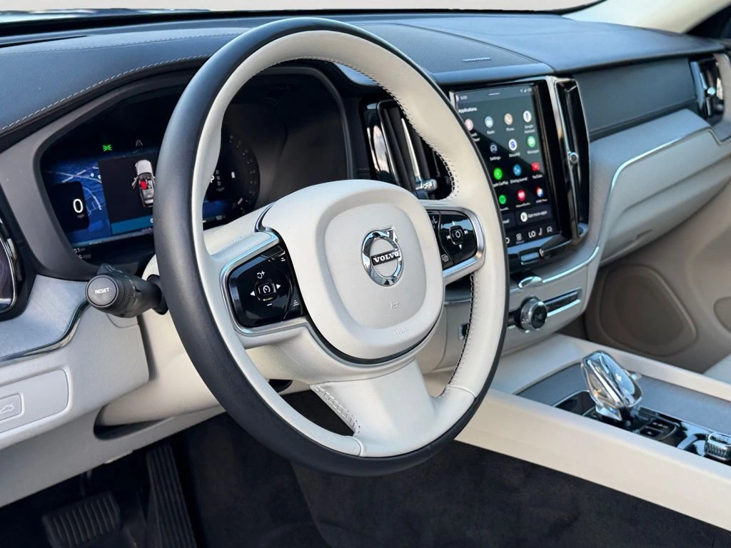 2023 Volvo - image 18