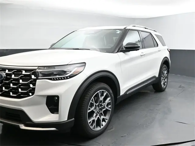 2025 Ford Explorer Platinum photo 4