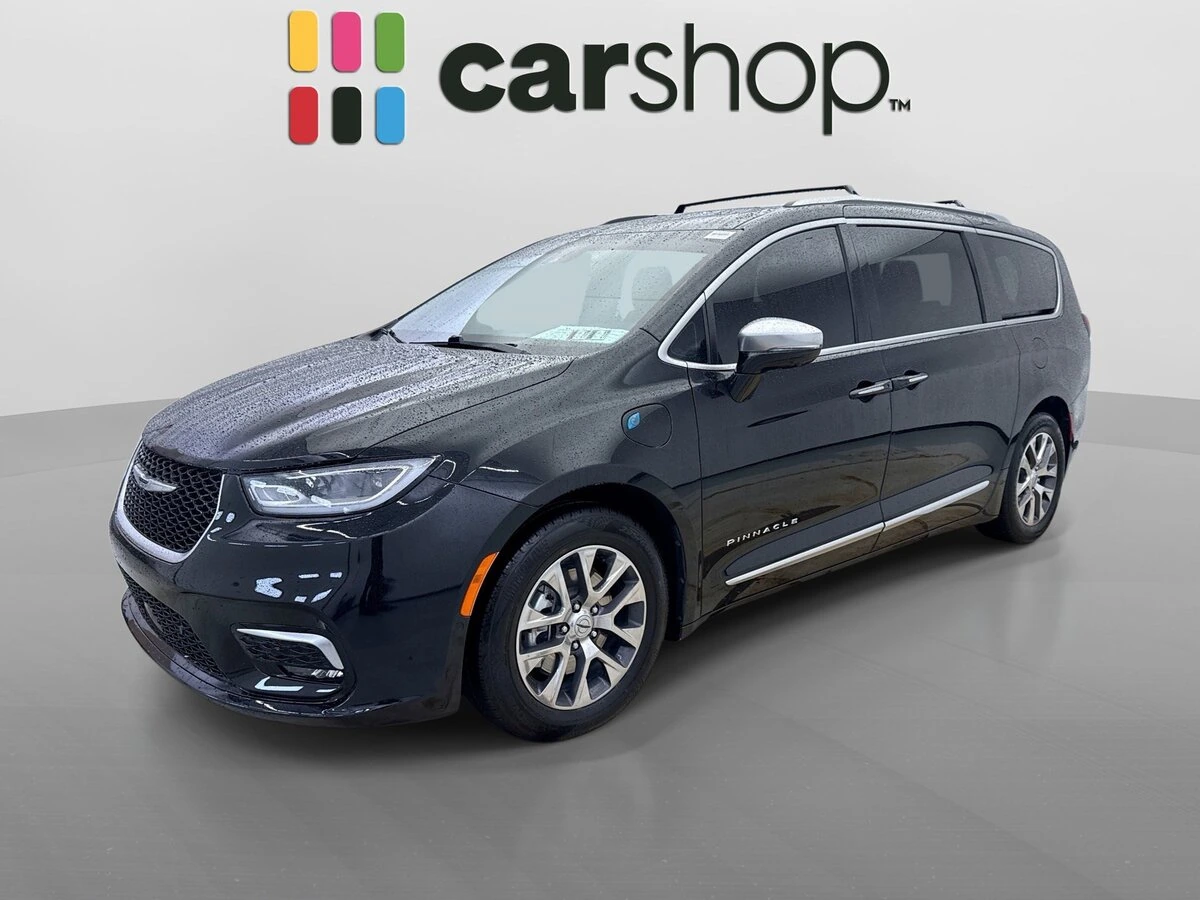 2022 Chrysler Pacifica Hybrid Pinnacle Hybrid's photo