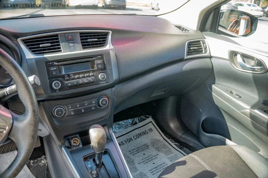 2016 Nissan Sentra S - Photo 21