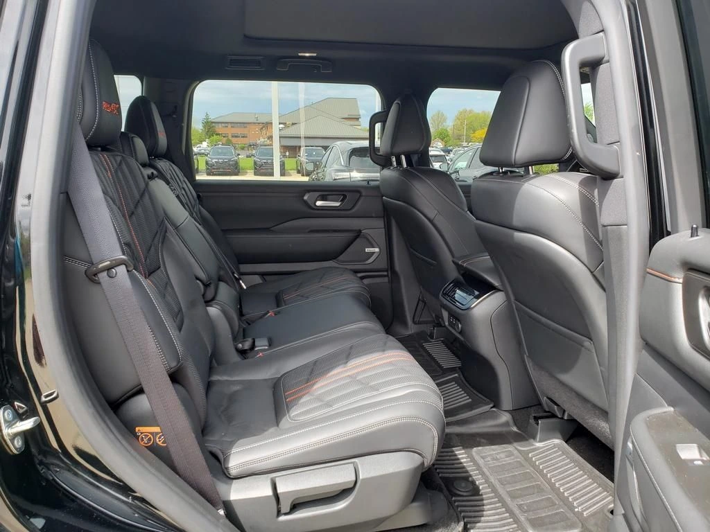 2025 Nissan Armada PRO-4X - Photo 21