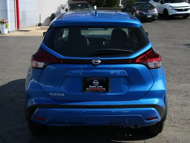 2025 Nissan Kicks Play S photo 8