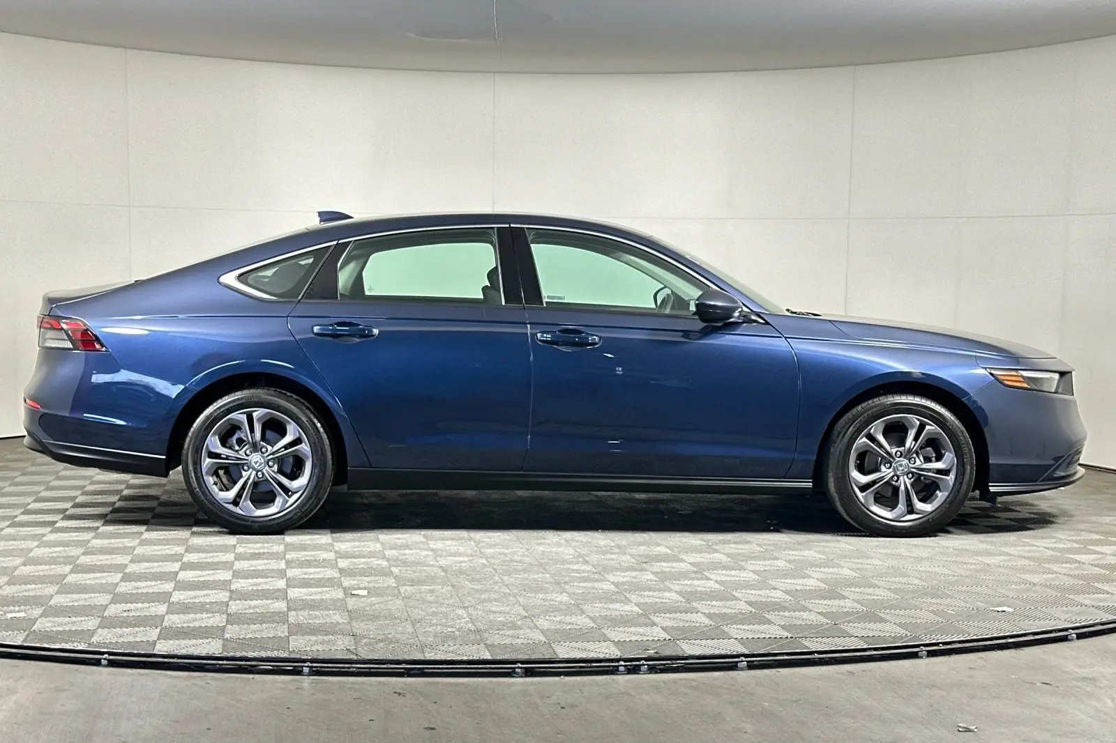 2023 Honda Accord EX photo 2