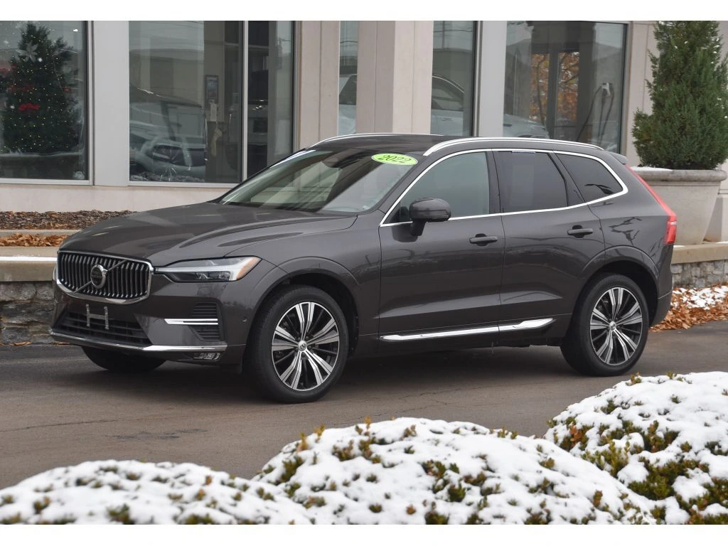 2022 Volvo - image 7