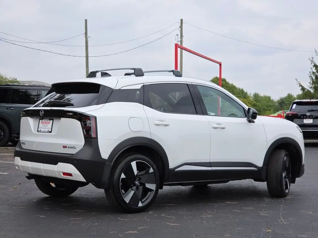 2026 Nissan Kicks SR photo 10