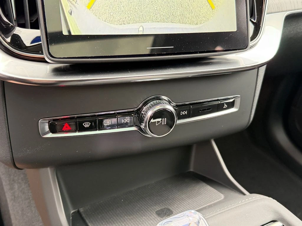 2026 Volvo - image 21