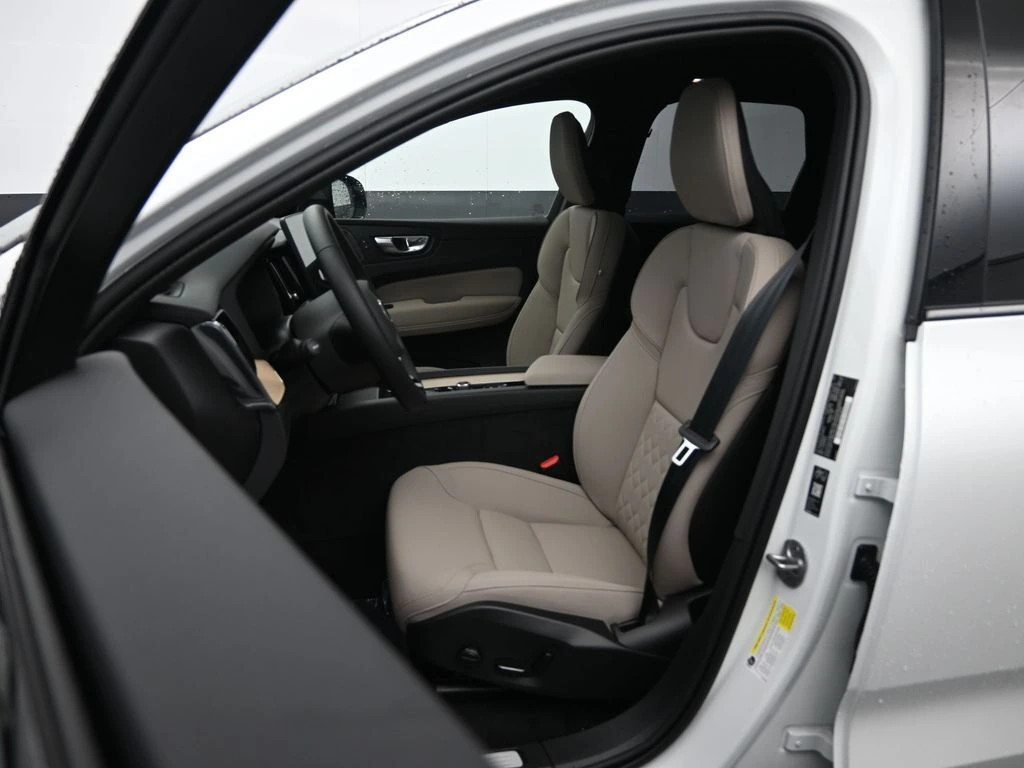 2026 Volvo - image 20