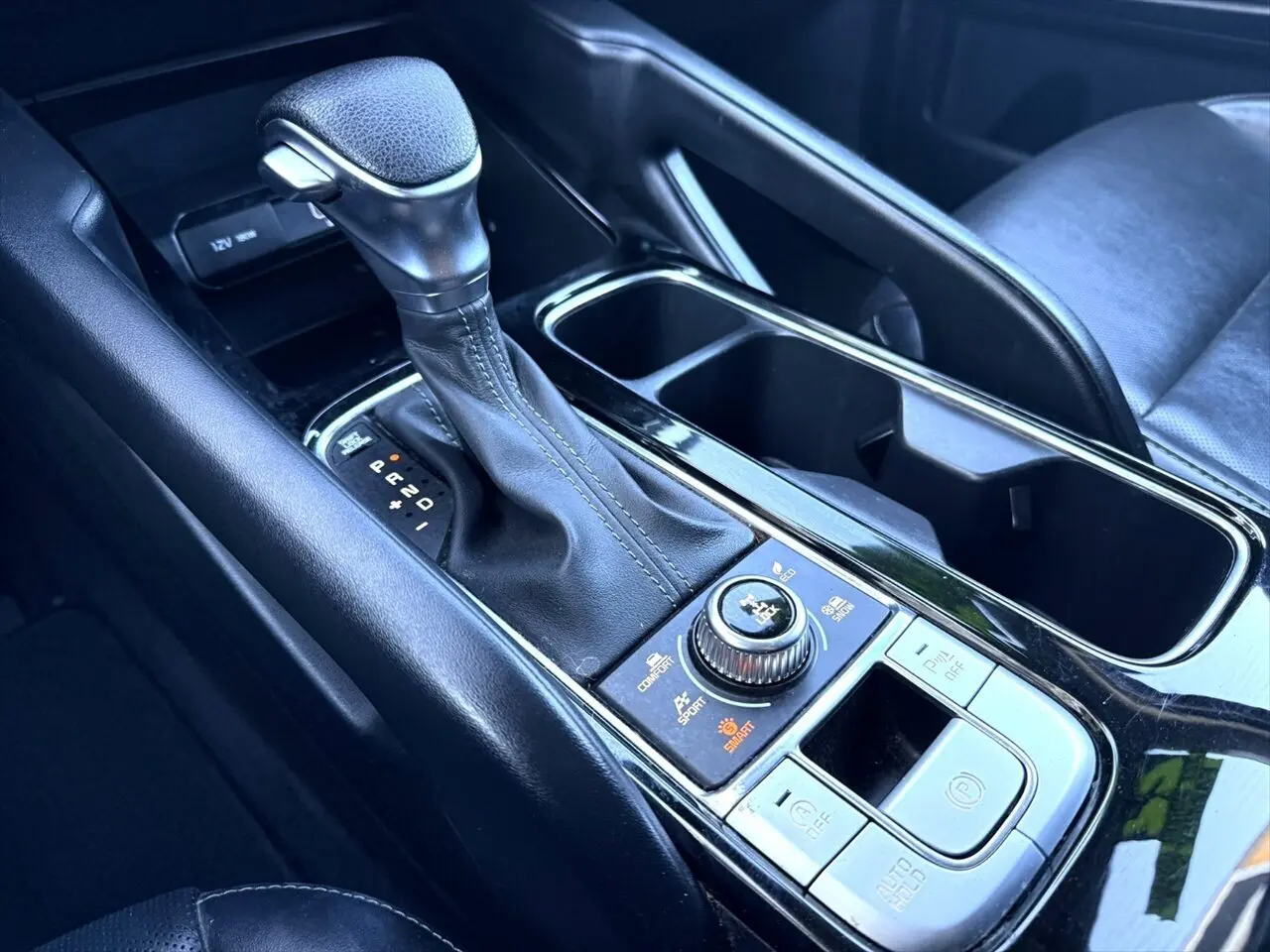 2022 Kia Telluride LX photo 17