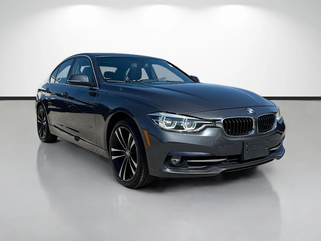 2018 BMW 3 Series 330i xDrive Sedan's photo