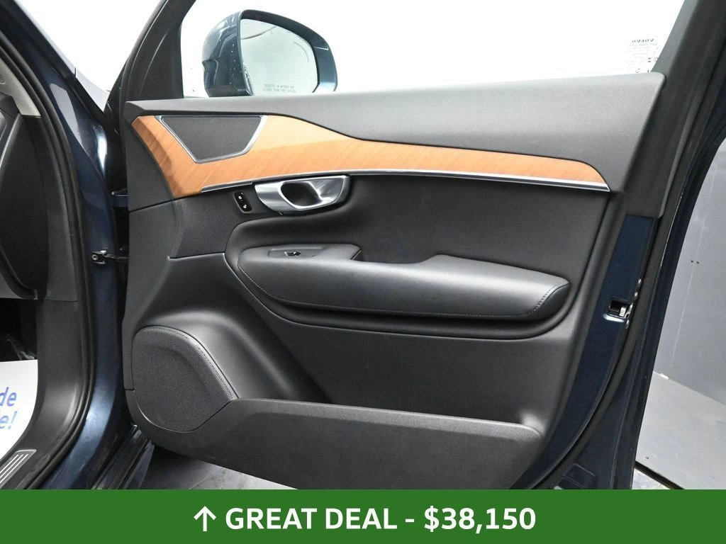 2024 Volvo - image 21