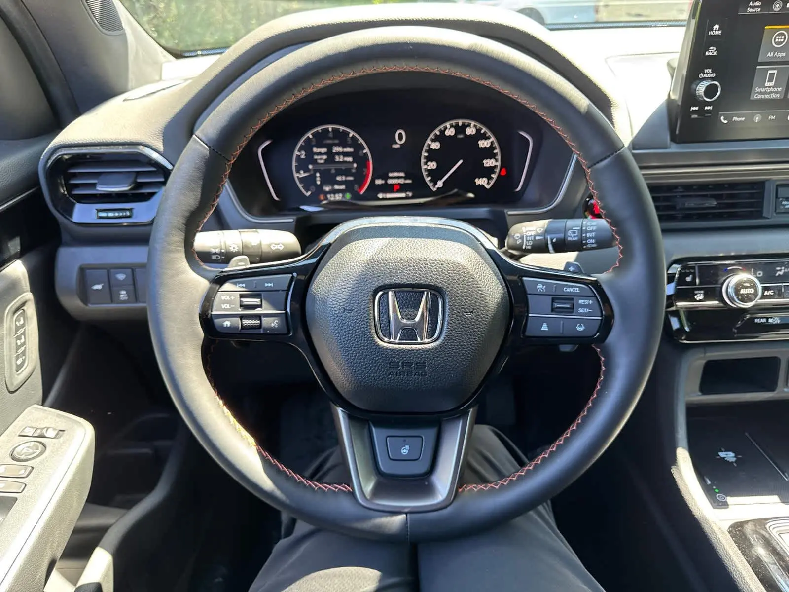 2025 Honda Pilot TrailSport photo 17