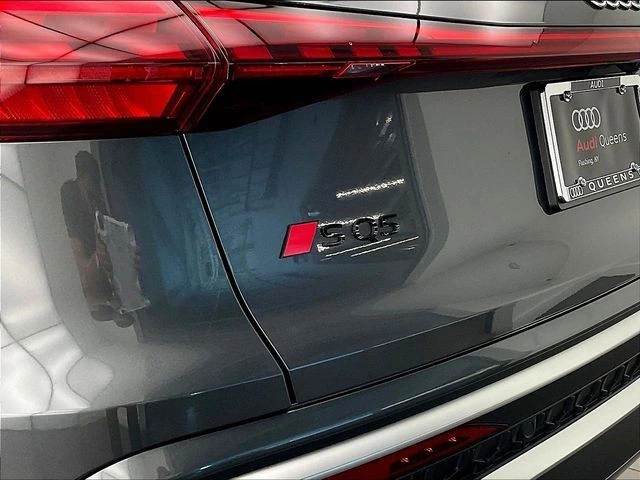 2026 Audi SQ5 Premium Plus - Photo 9