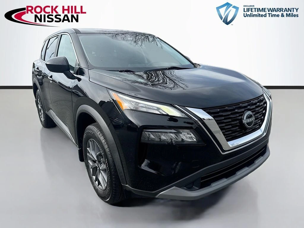 2023 Nissan Rogue S's photo