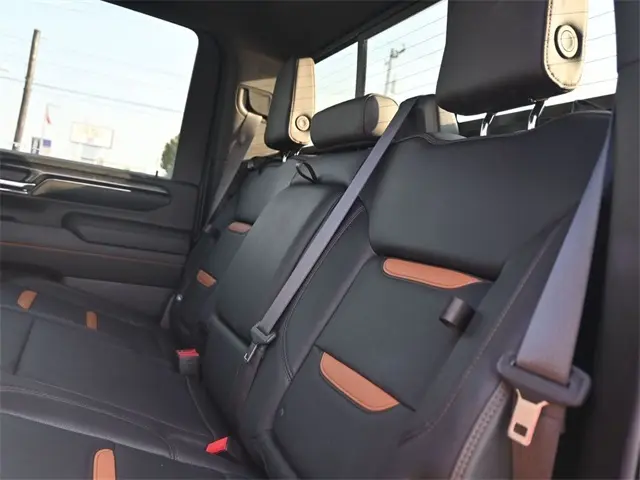 2024 Gmc Sierra HD AT4 photo 13