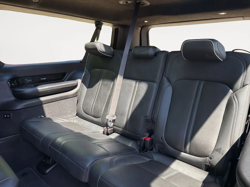 2024 Jeep Grand Wagoneer L Series II - Photo 19