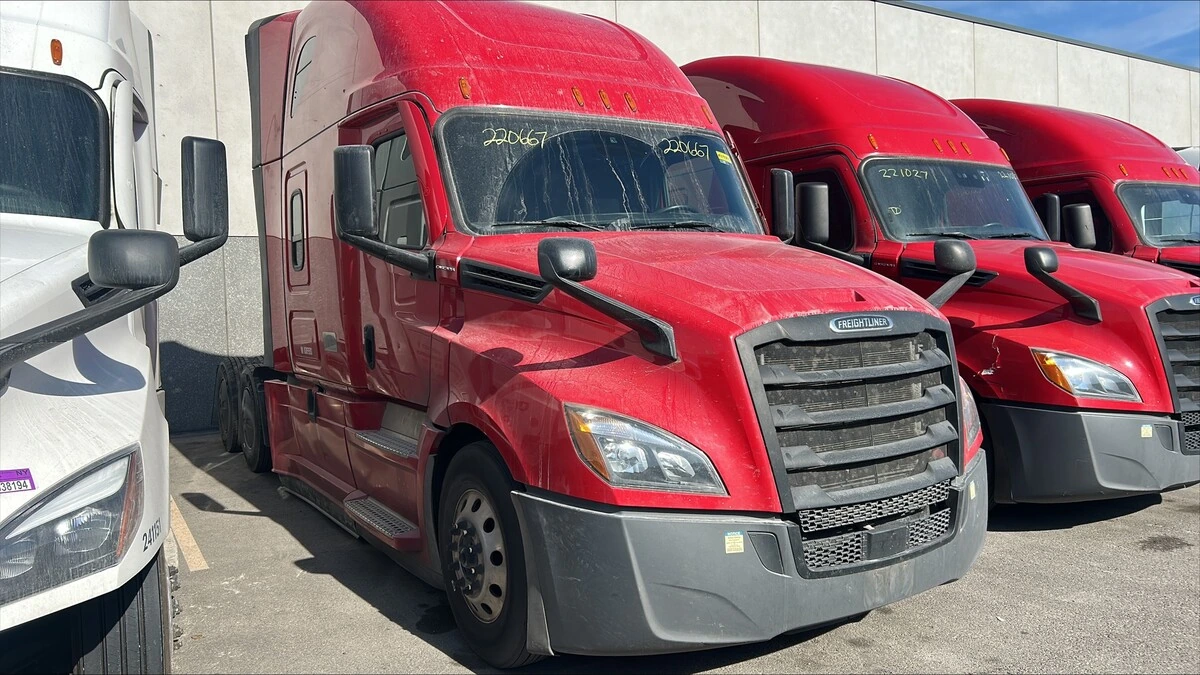 2022 Freightliner Cascadia - image 5