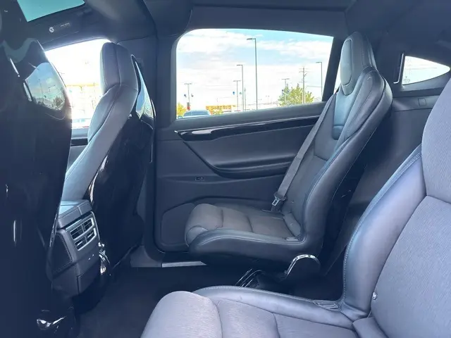 2017 Tesla Model X 75D photo 23