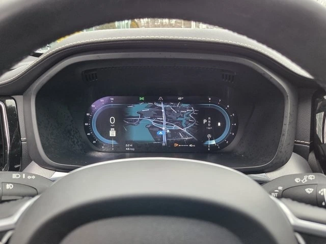 2022 Volvo - image 26