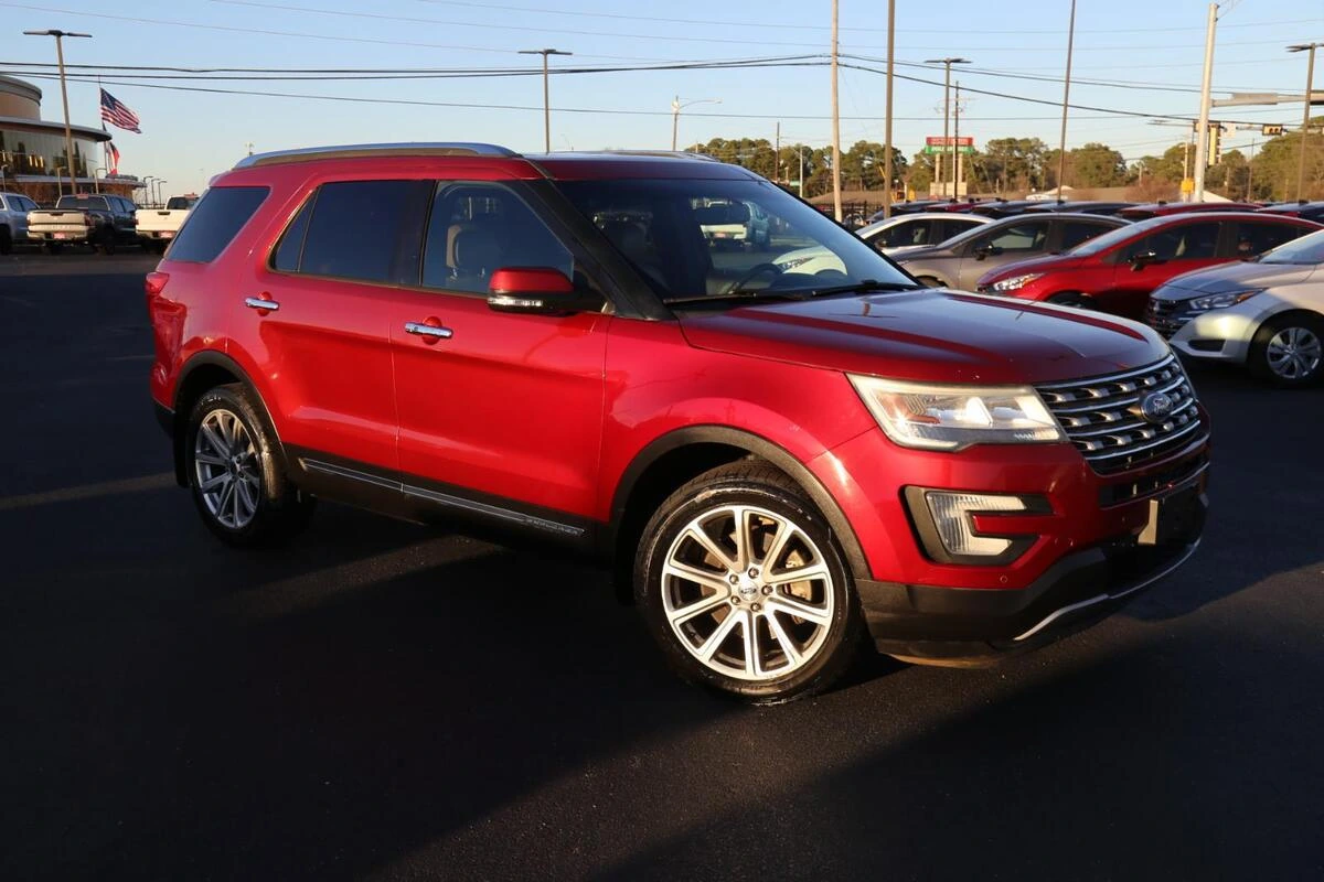 2017 Ford Explorer Limited's photo