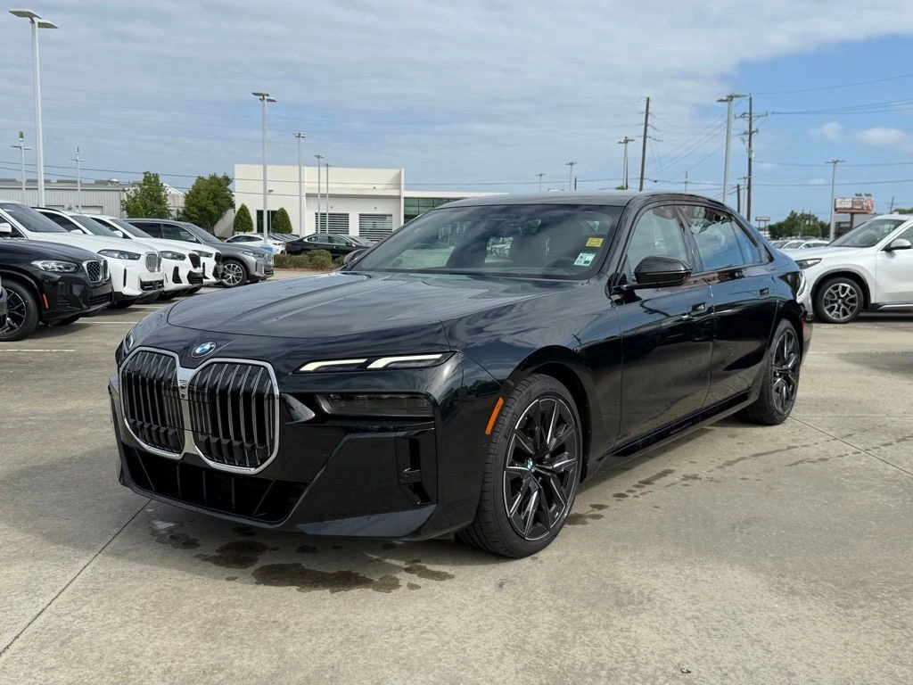 2023 BMW 7 Series 740i's photo