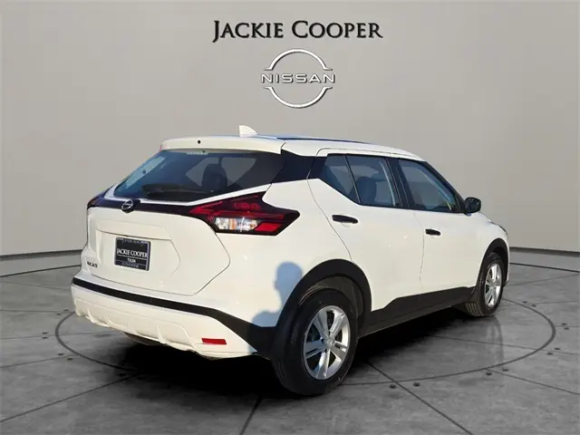 2025 Nissan Kicks Play S photo 4