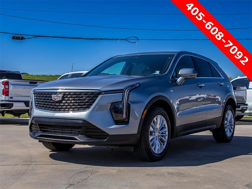 2024 Cadillac XT4 Luxury photo 3