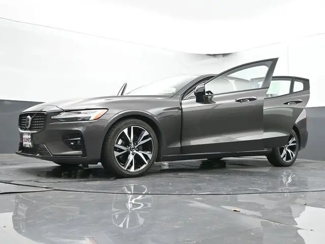 2024 Volvo S60 B5 Core photo 56