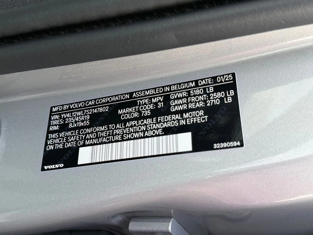 2025 Volvo - image 30