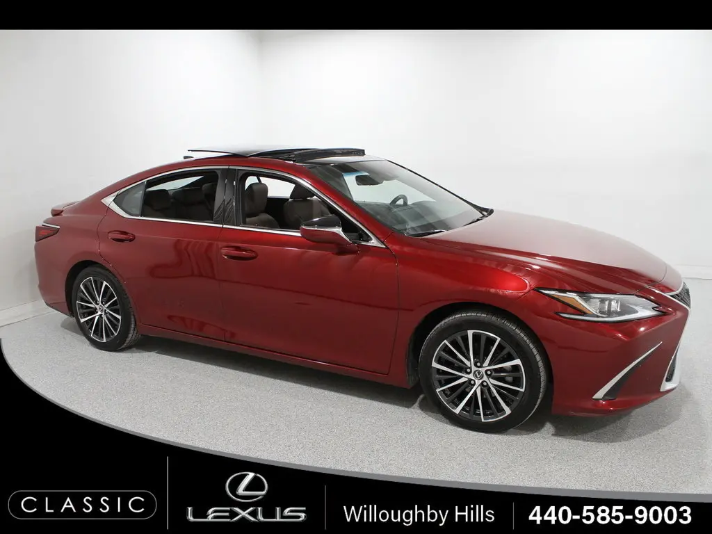 2022 Lexus ES 350's photo