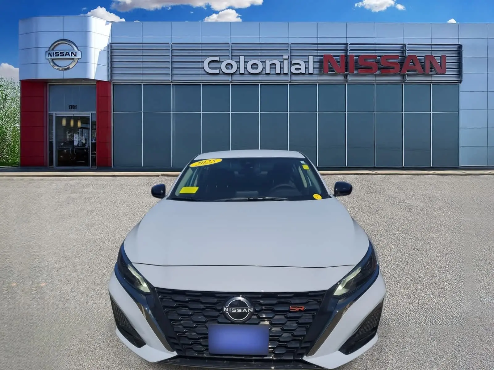 2025 Nissan Altima SR photo 3