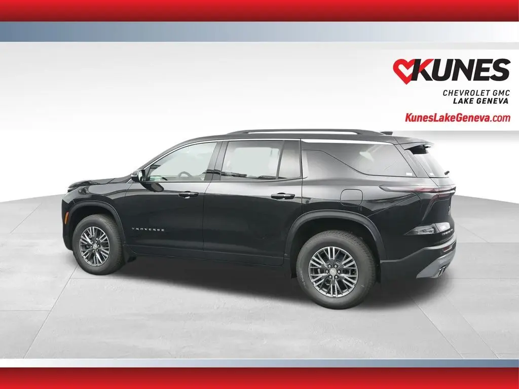 2026 Chevrolet Traverse 2LT photo 3