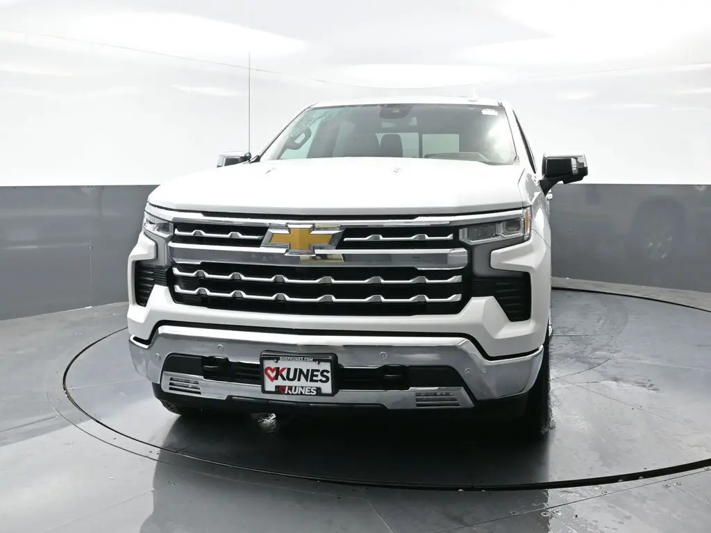 2024 Chevrolet Silverado 1500 LTZ photo 4