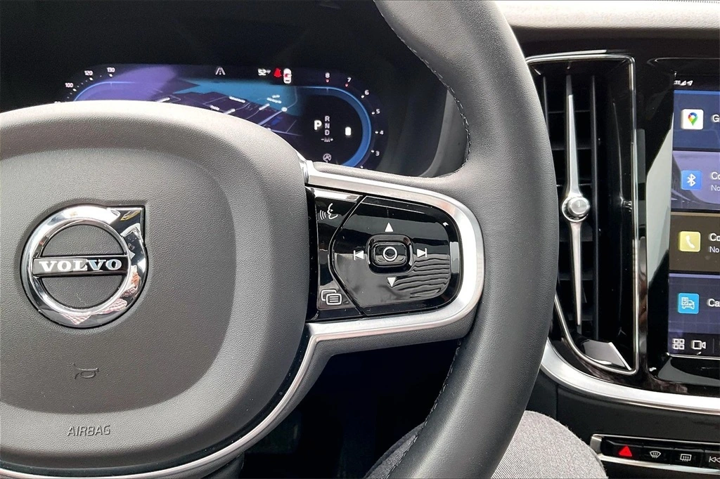 2023 Volvo - image 12