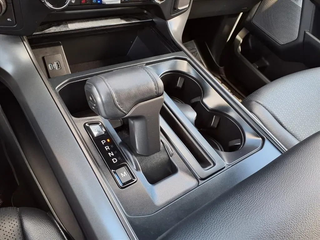 2024 Ford F-150 Lariat photo 25