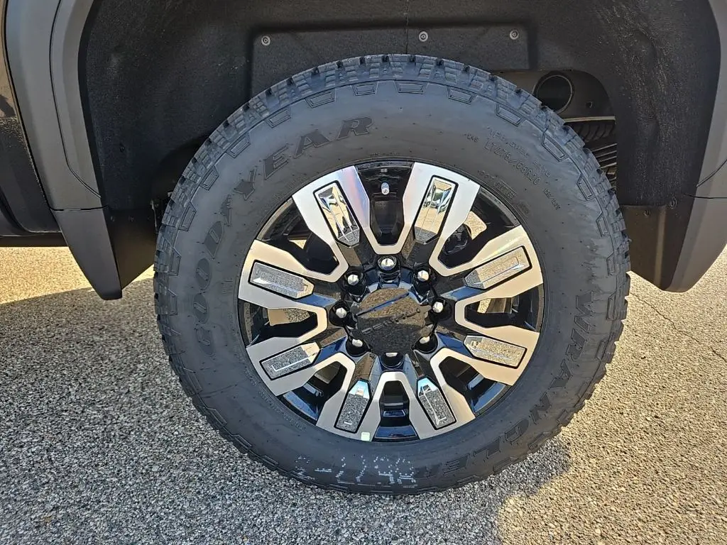 2025 Gmc Sierra HD Denali photo 40